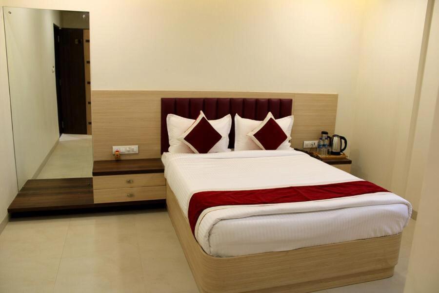 Hotel Saineel Mumbai Eksteriør bilde
